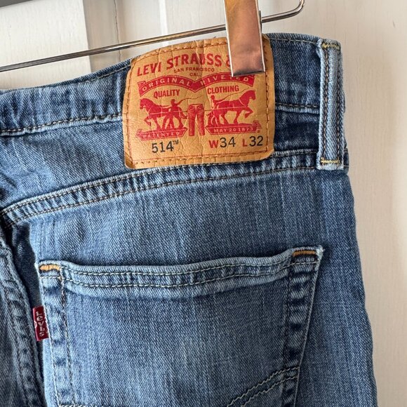 Levi Jeans - 514 - 34x32 - Picture 2 of 3
